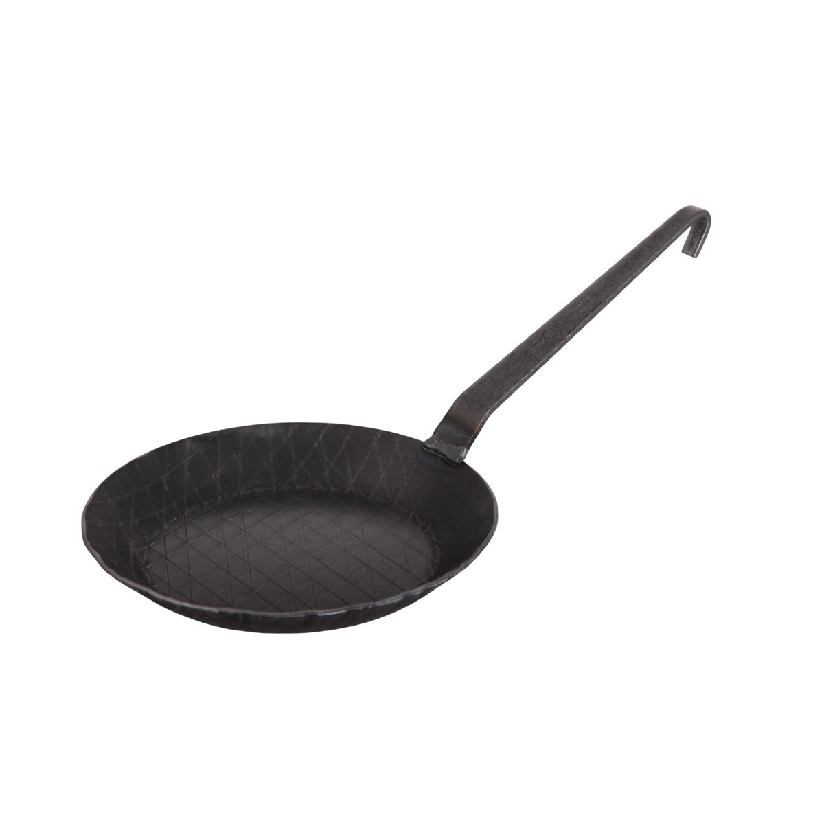 Schwarze Eisenpfanne mit langem Griff und gewellter Oberfläche, 20 cm Durchmesser.